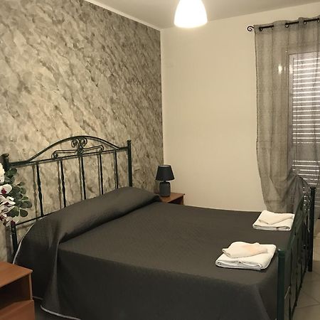Bed and Breakfast Rosy And Roby Gasponi Екстер'єр фото