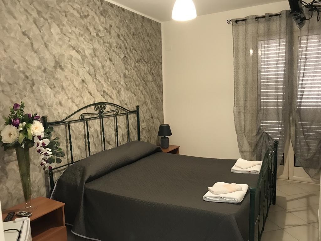 Bed and Breakfast Rosy And Roby Gasponi Екстер'єр фото