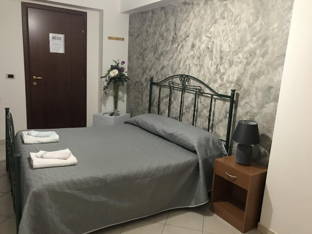 Bed and Breakfast Rosy And Roby Gasponi Екстер'єр фото