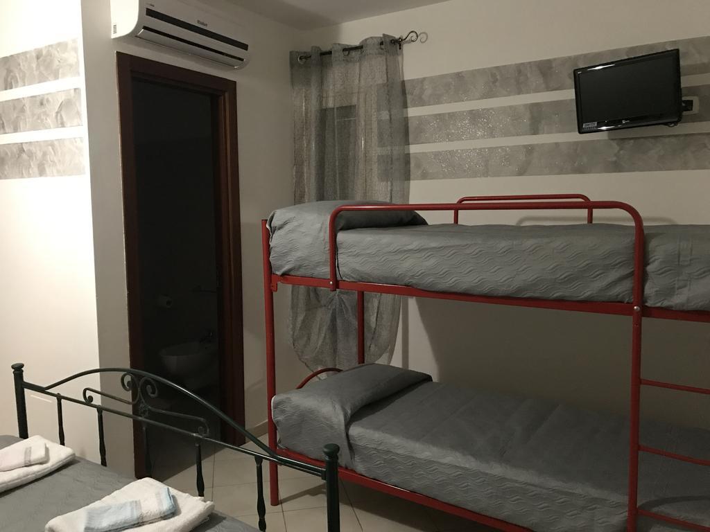 Bed and Breakfast Rosy And Roby Gasponi Екстер'єр фото